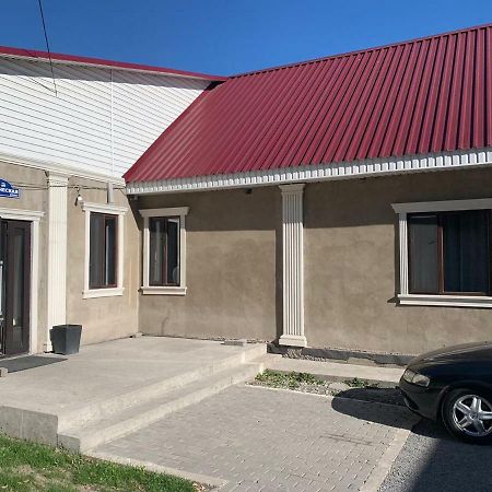 Hostel Ekonom Karagandy Esterno foto