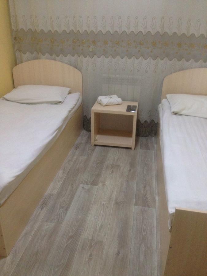 Hostel Ekonom Karagandy Esterno foto
