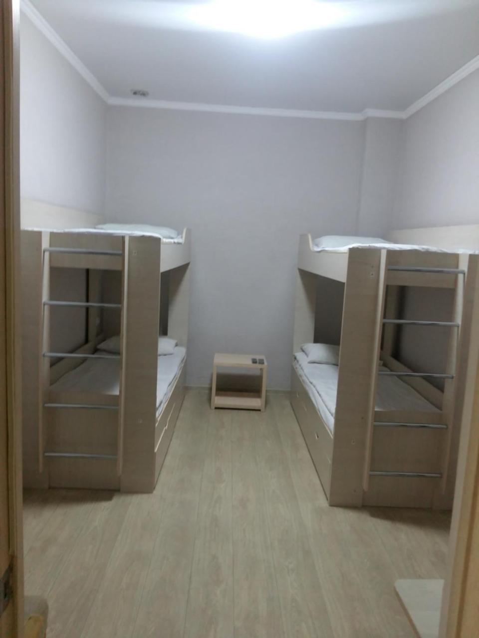 Hostel Ekonom Karagandy Esterno foto